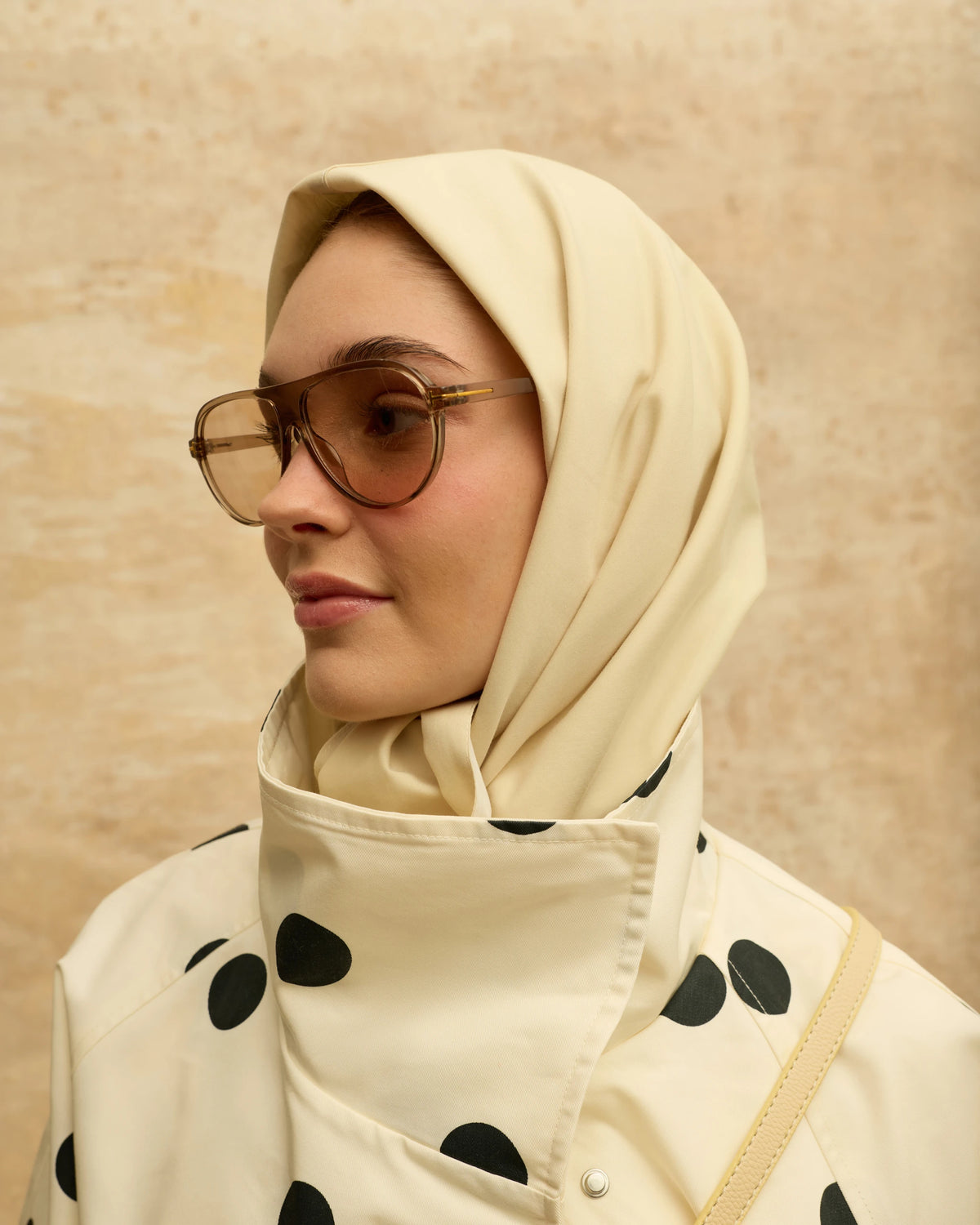 Mona Poli • Çağla