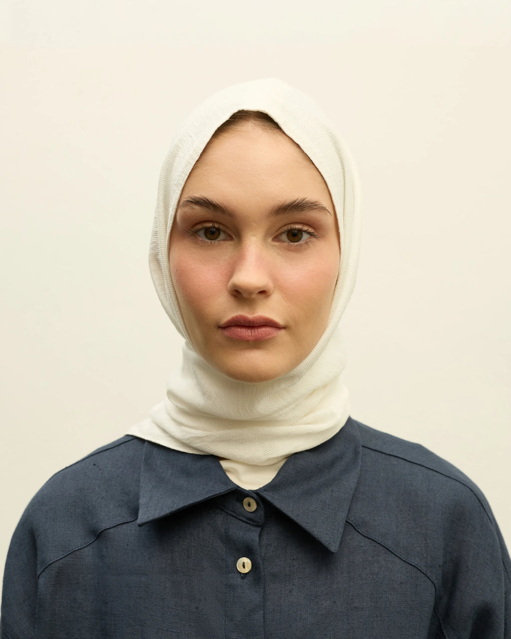 Lara Poli • Beyaz